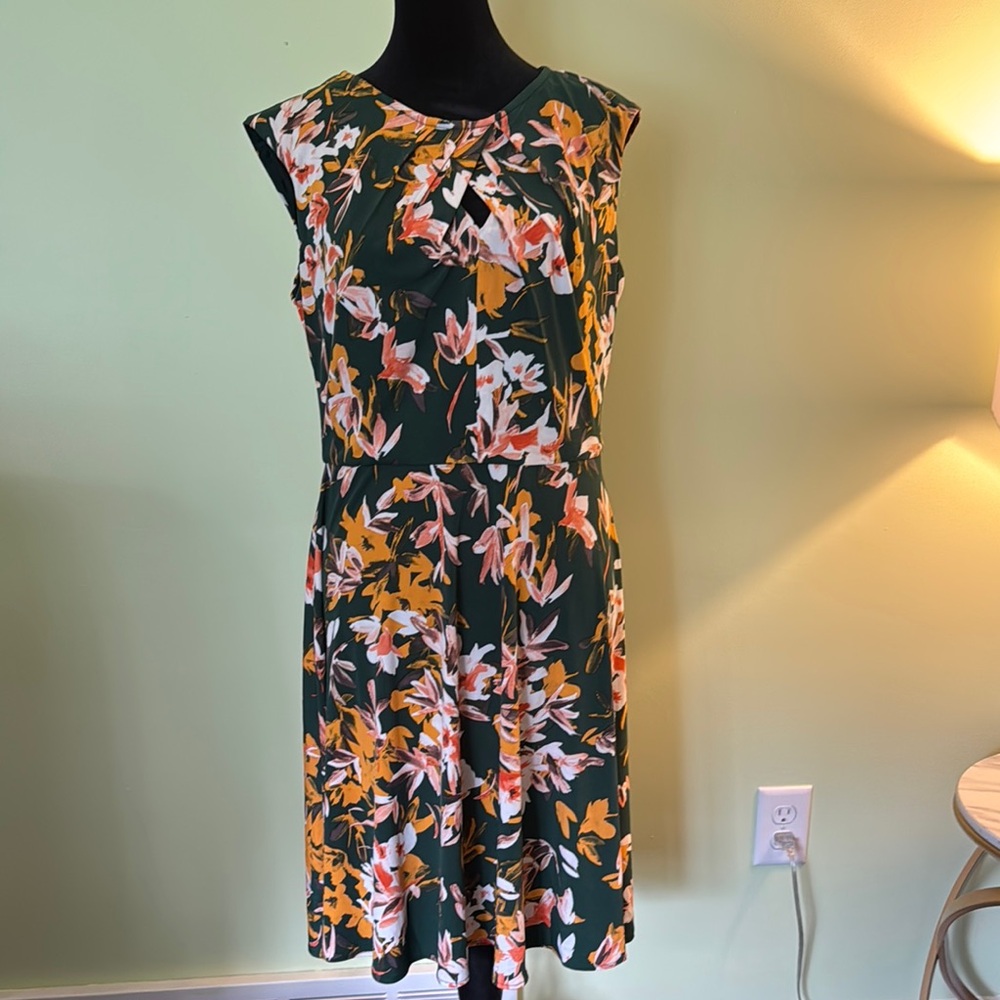 Maggy London Green Floral Sleeveless Midi Dress